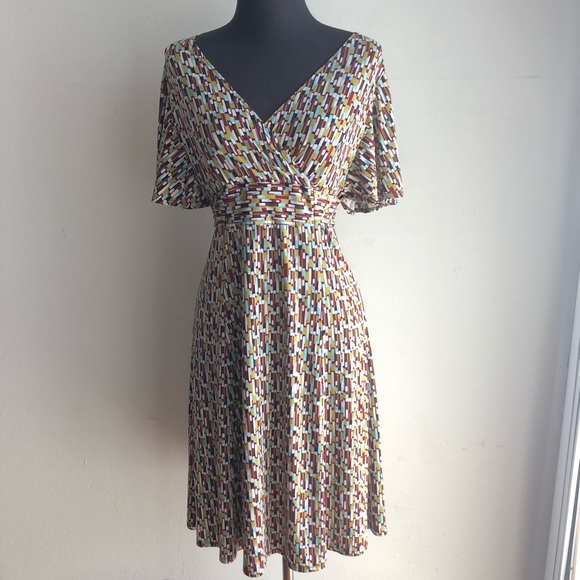 Alyn Paige Dresses & Skirts - Alyn Paige sz S cute geo print dress